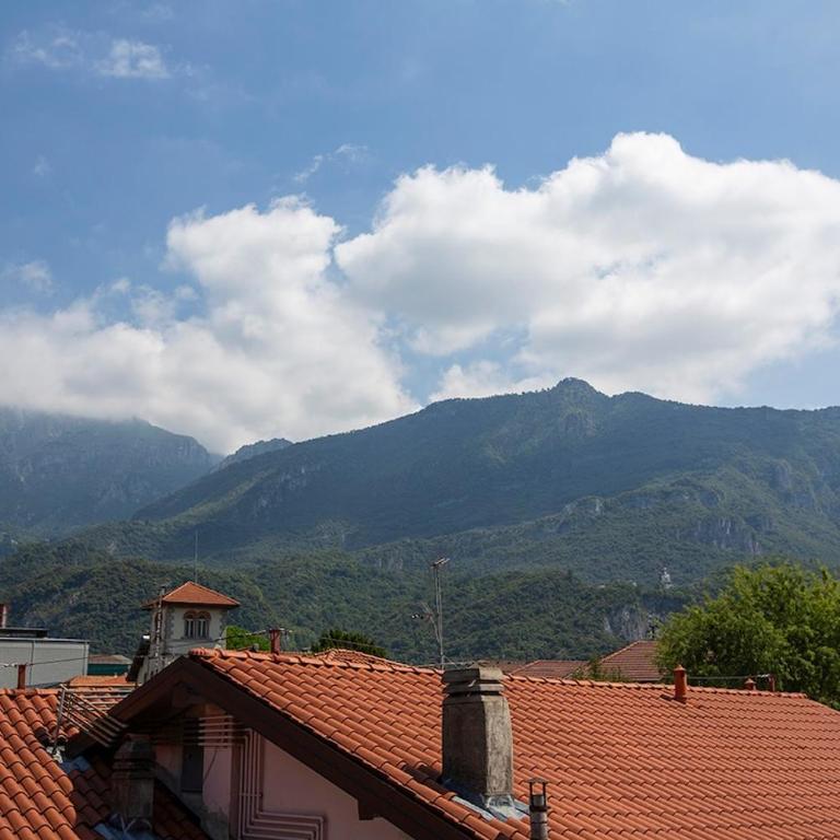 Elengante e Spazioso vicino al lago e al centro - Appartamento con 2 Camere da Letto e Balcone - 34
