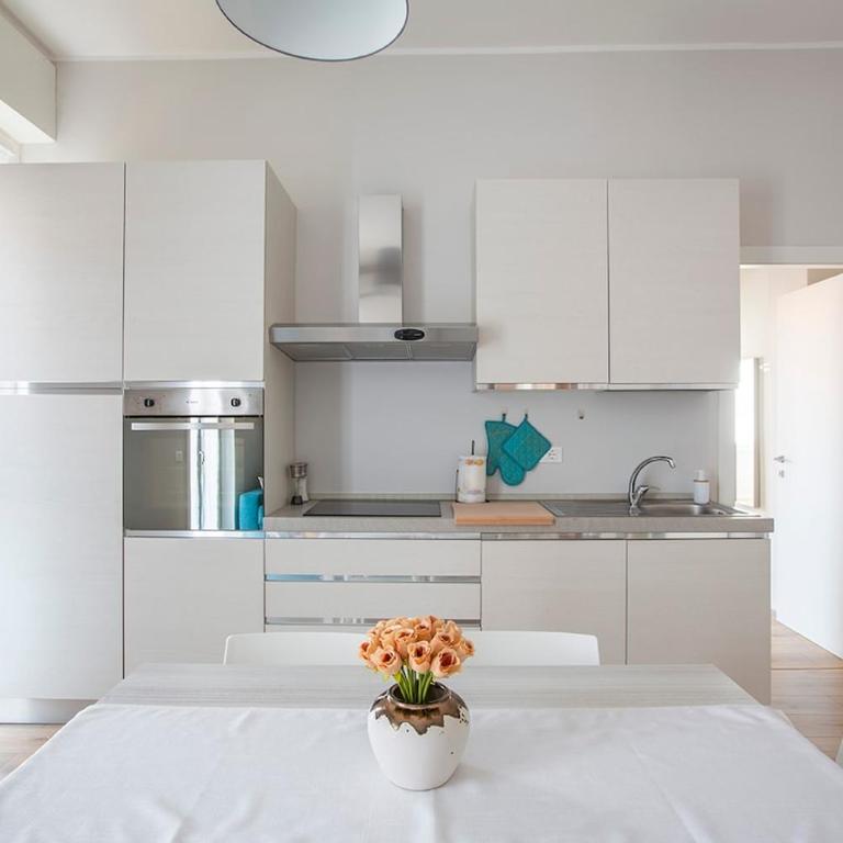 Elengante e Spazioso vicino al lago e al centro - Appartamento con 2 Camere da Letto e Balcone - 35