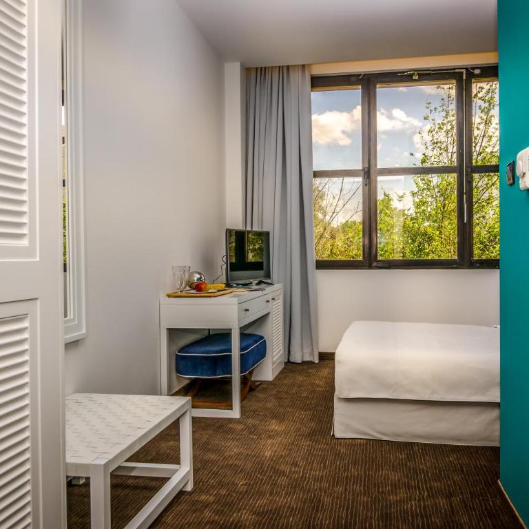 Hotel Passport - Dvokrevetna Soba sa Bračnim Krevetom - 15