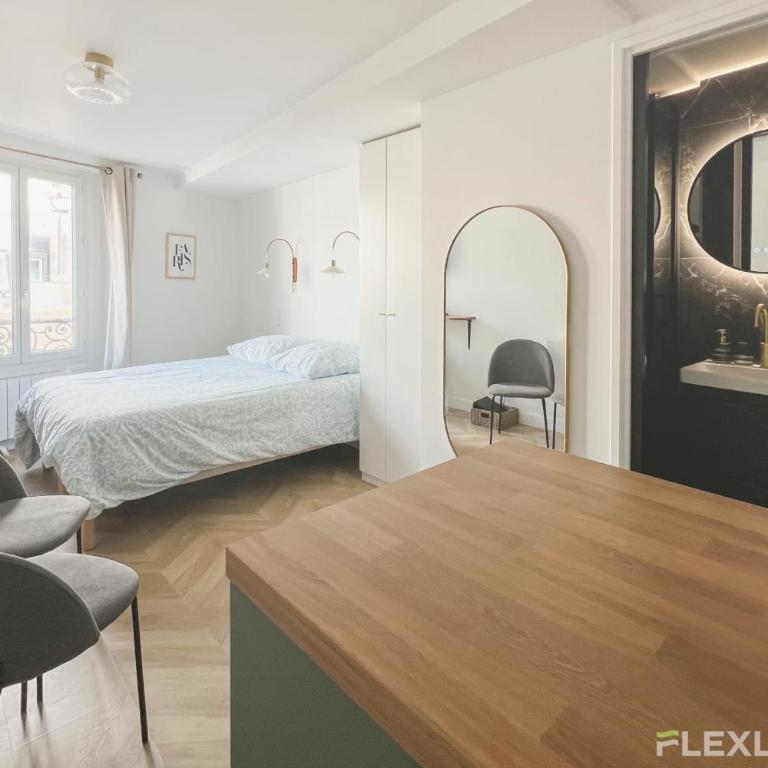 Beautiful 17m Studio in Paris 6 - Studio - 1