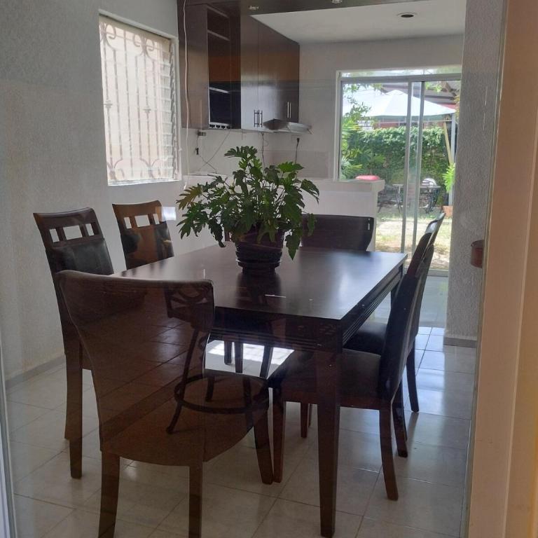 hermosa casa siete camas tres recamaras con piscina - Three-Bedroom Villa - 70