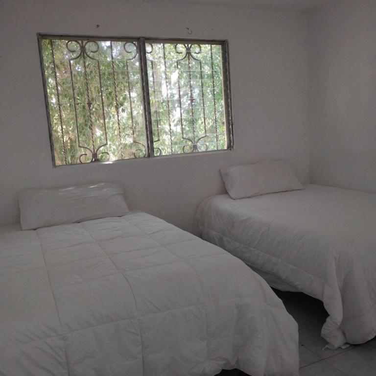 hermosa casa siete camas tres recamaras con piscina - Three-Bedroom Villa - 75