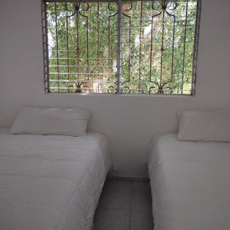 hermosa casa siete camas tres recamaras con piscina - Three-Bedroom Villa - 82