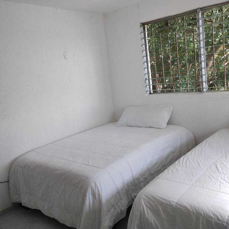 hermosa casa siete camas tres recamaras con piscina - Three-Bedroom Villa - 89