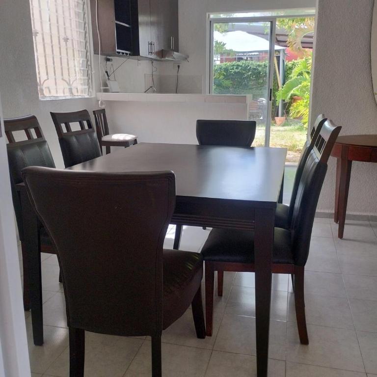 hermosa casa siete camas tres recamaras con piscina - Three-Bedroom Villa - 90