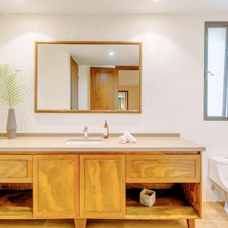 Luxurious Oasis Jacuzzi with Art Gallery and Pool - Apartamento de 3 dormitorios - 14