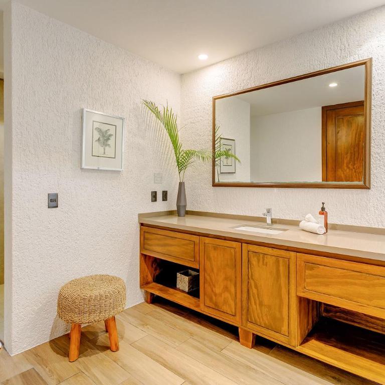 Luxurious Oasis Jacuzzi with Art Gallery and Pool - Apartamento de 3 dormitorios - 15