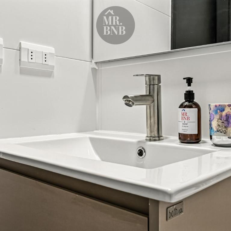 Serrano Studios by Mr BnB - Superior Studio - 5