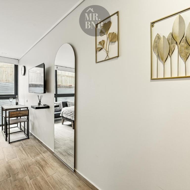 Serrano Studios by Mr BnB - Superior Studio - 12