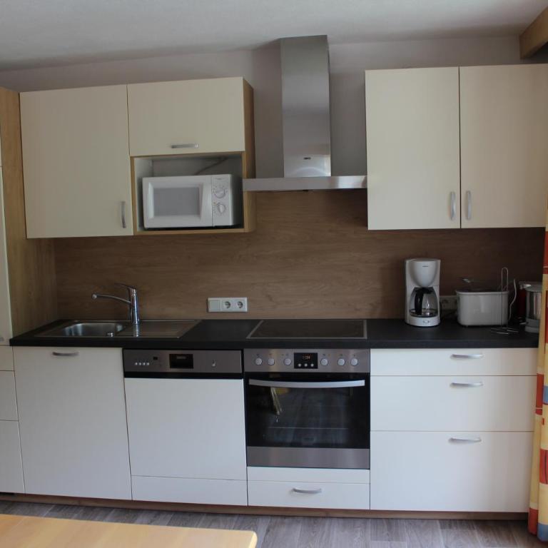 Haus Birgit - Apartment mit 3 Schlafzimmern und Balkon - 5
