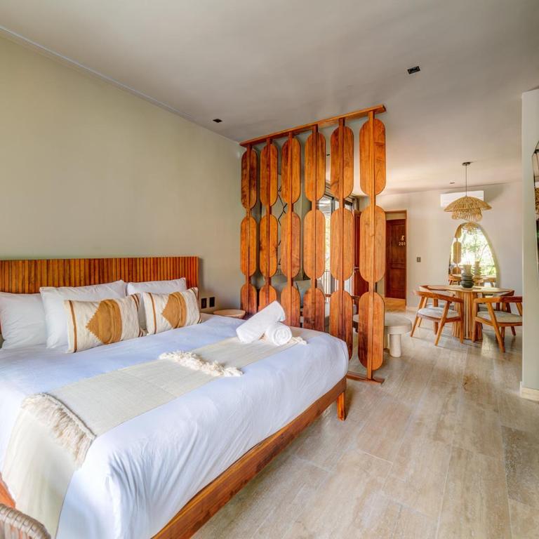 Luxurious Oasis Jacuzzi with Art Gallery and Pool - Estudio con vistas a la piscina - 7