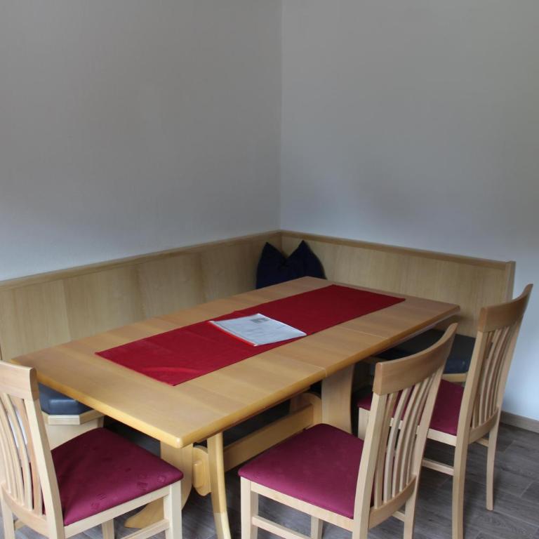 Haus Birgit - Apartment mit 3 Schlafzimmern und Balkon - 1