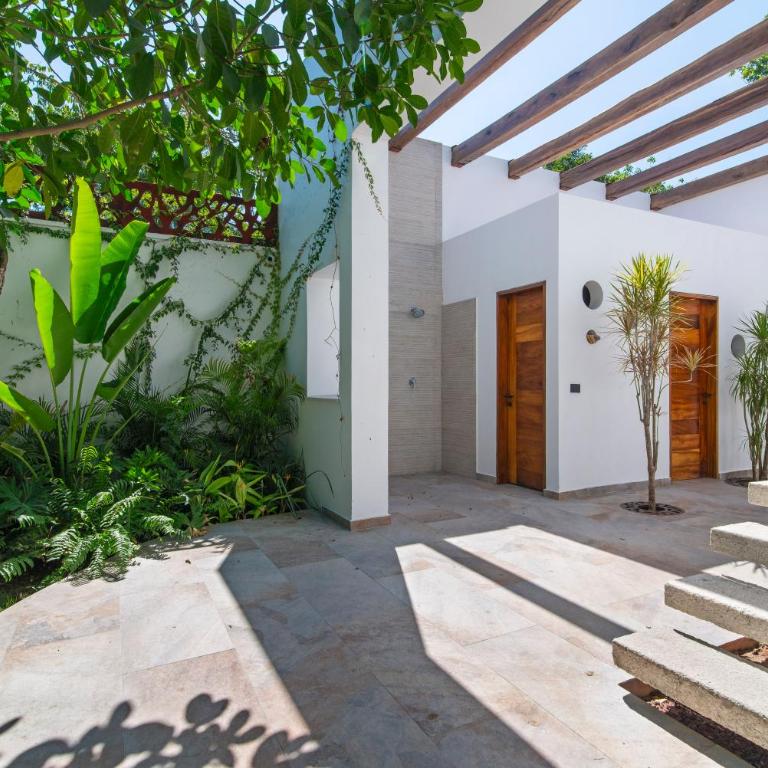 Villa with Lagoon Pool & Jacuzzi 400m from Xcaret - Villa with Private Pool - 26