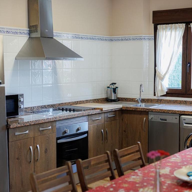 Casa Emeterio, habitaciones con baño en Cangas de Onís - Casa de 4 dormitorios - 20