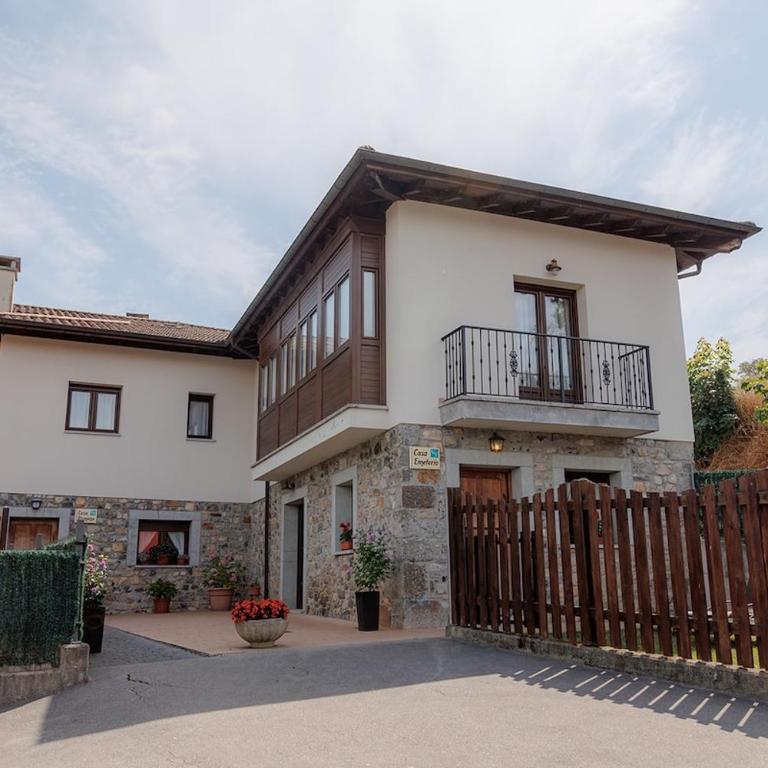 Casa Emeterio, habitaciones con baño en Cangas de Onís - Casa de 4 dormitorios - 1