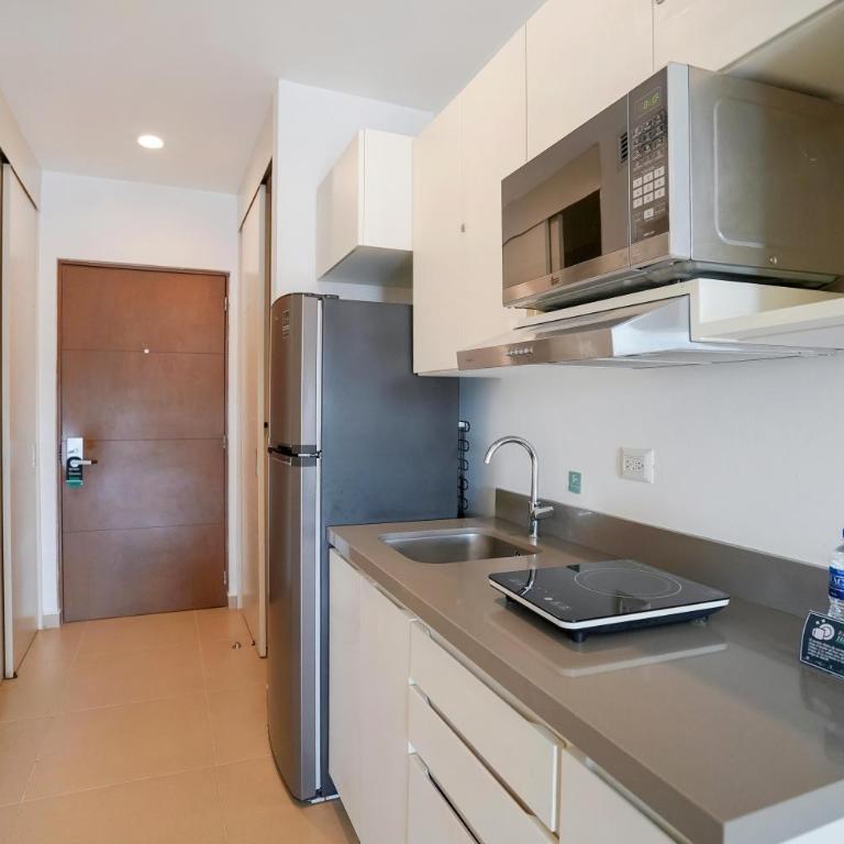 Pacific Palace Beach Tower Hotel - Studio with Sea View - 9