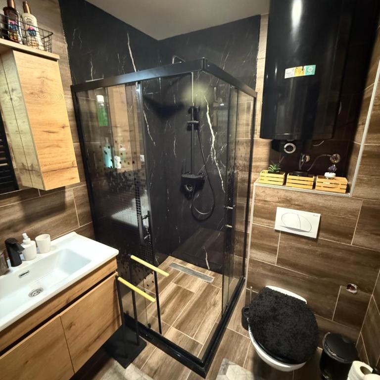 Black Elegant & Spa Kop - One-Bedroom Apartment - 33