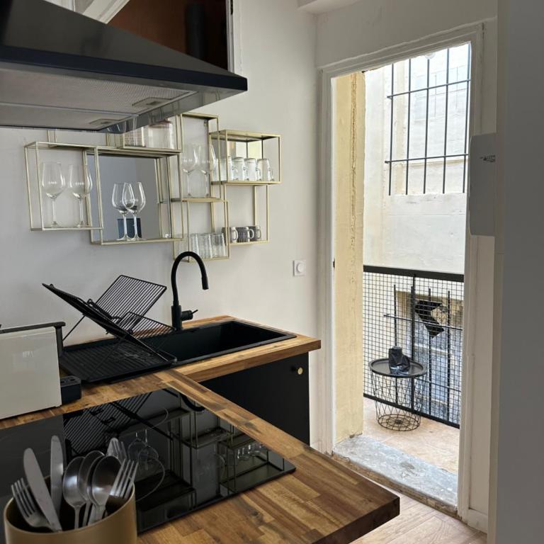 CARPENTRAS appartement climatisé 3e étage situé dans le centre historique - Appartement 3 Chambres - 8