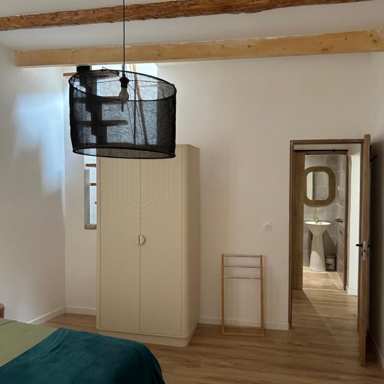 CARPENTRAS appartement climatisé 3e étage situé dans le centre historique - Appartement 3 Chambres - 27