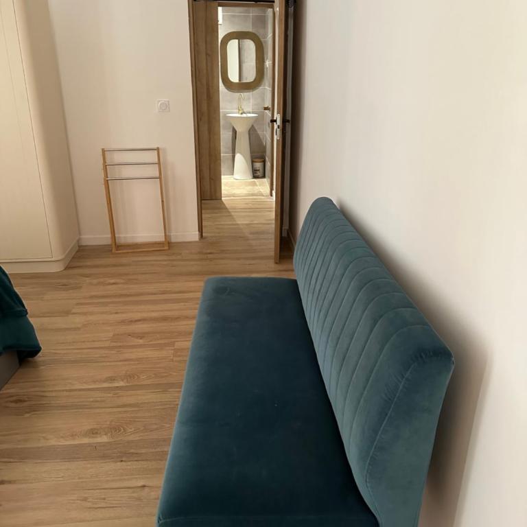 CARPENTRAS appartement climatisé 3e étage situé dans le centre historique - Appartement 3 Chambres - 12