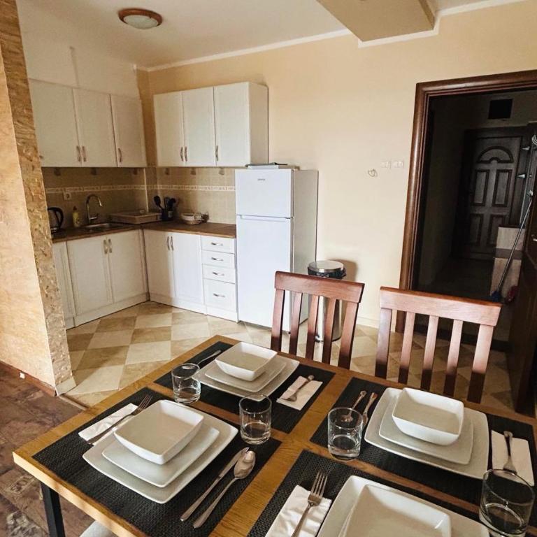 Apartman u Bečićima - Two-Bedroom Apartment - 3