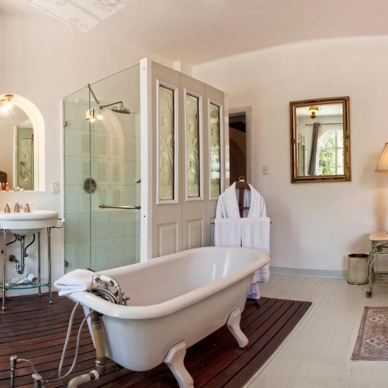 Condesa Haus Rentals - Deluxe Double Room with Bath - 4