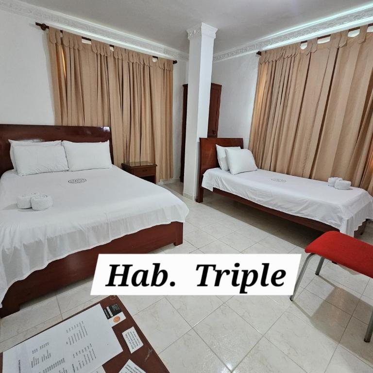 Hotel De La Prada - Habitación Triple económica - 4