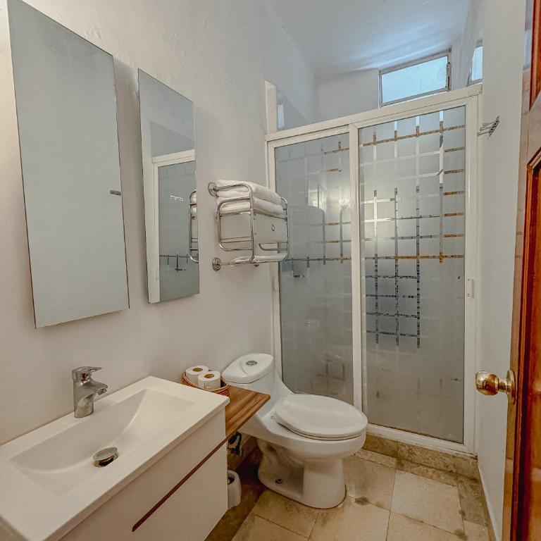 Condesa Haus Rentals - Double Room with Terrace - 2