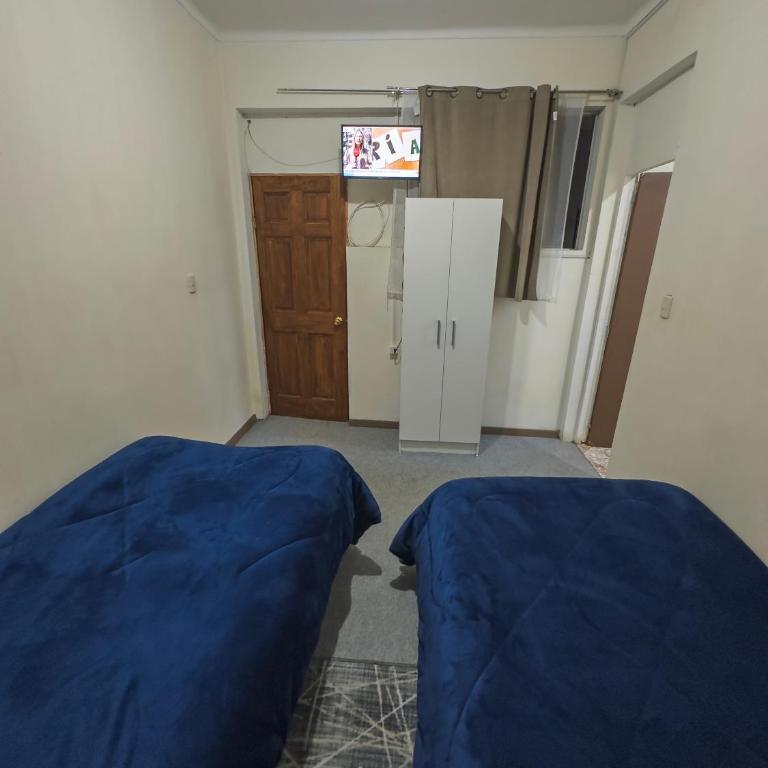 Hostal Antonella - Habitación Doble con baño privado - 2 camas - 1