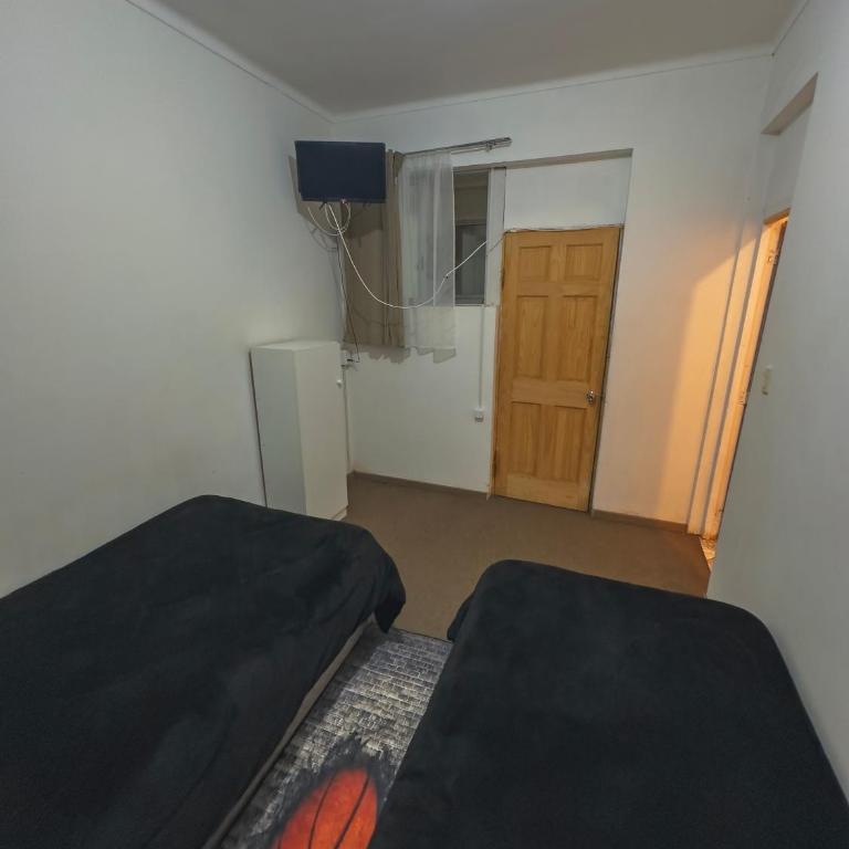 Hostal Antonella - Habitación Cuádruple con baño privado - 5