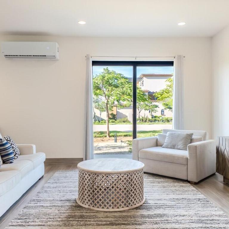 Stunning 2BR Condo - 5 Min to Beach - Apartamento de 2 dormitorios - 6