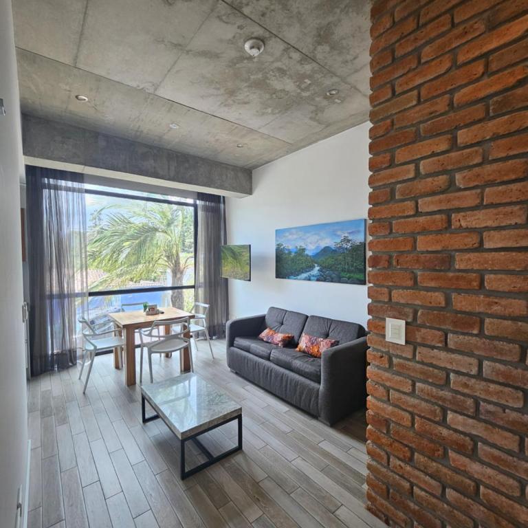 Flor de Lis Suites - One-Bedroom Apartment - 5