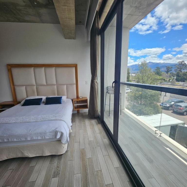 Flor de Lis Suites - One-Bedroom Apartment - 8