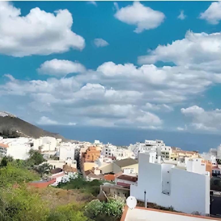 Dos terrazas céntrico pueblo y aparcamiento cerca - Two-Bedroom Apartment - 20