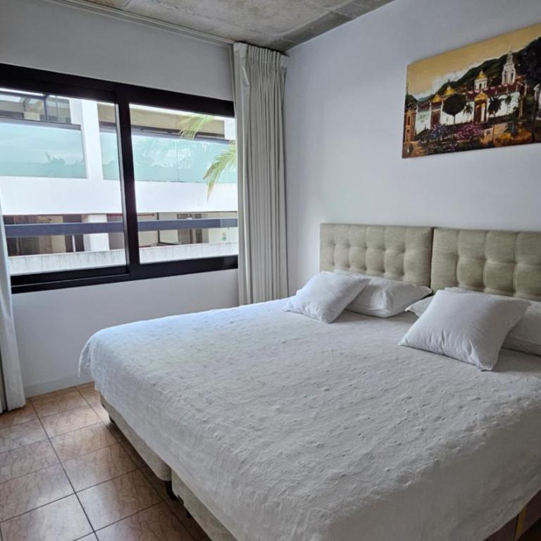 Flor de Lis Suites - One-Bedroom Apartment - 1