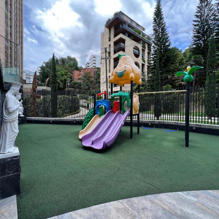 Huge Apartment for families at Poblado - Three-Bedroom Apartment - 16