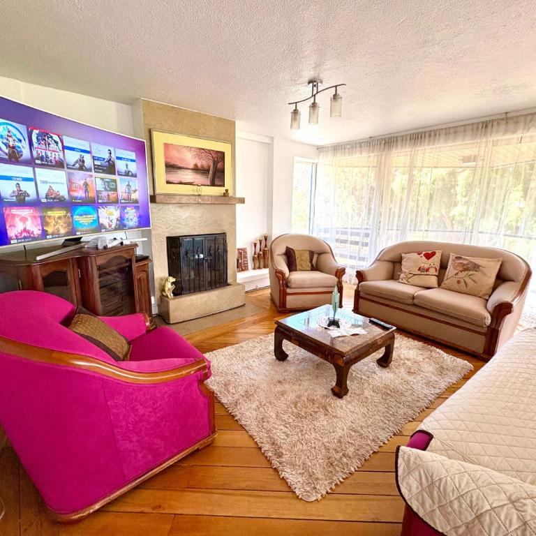 Olympus Apartments - Parque La Carolina Quito - Four-Bedroom Apartment with Balcony - 1