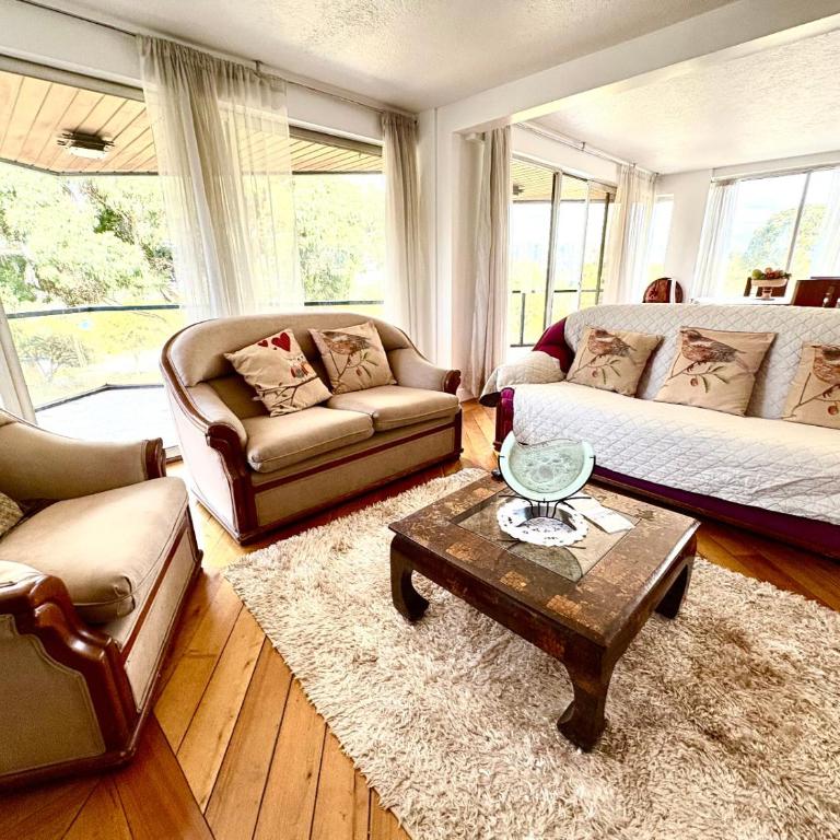 Olympus Apartments - Parque La Carolina Quito - Four-Bedroom Apartment with Balcony - 3