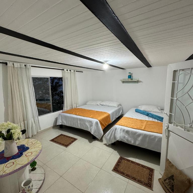 Manaju - Finca Campestre y Glamping - Habitación Cuádruple - vistas al jardín - 4