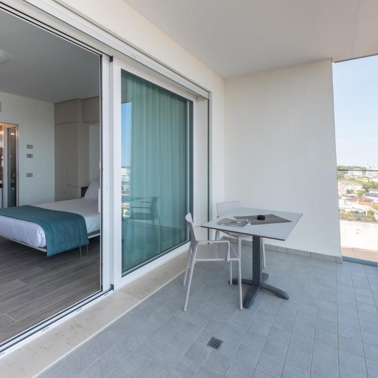 Hesperia Hotel & Residence - Suite con 2 Camere da Letto - 4