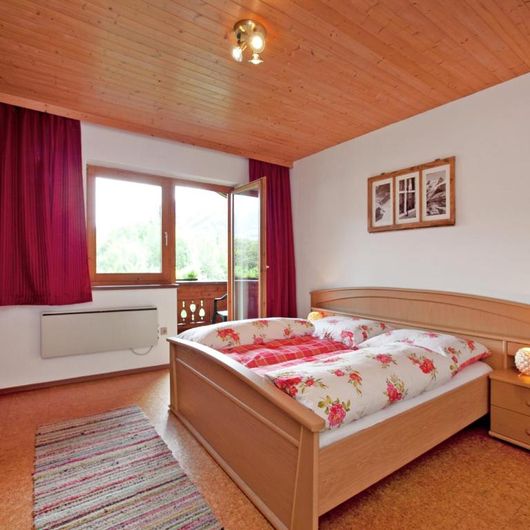 Beautiful apartment in Fugen Zillertal - Apartment mit 6 Schlafzimmern - 4