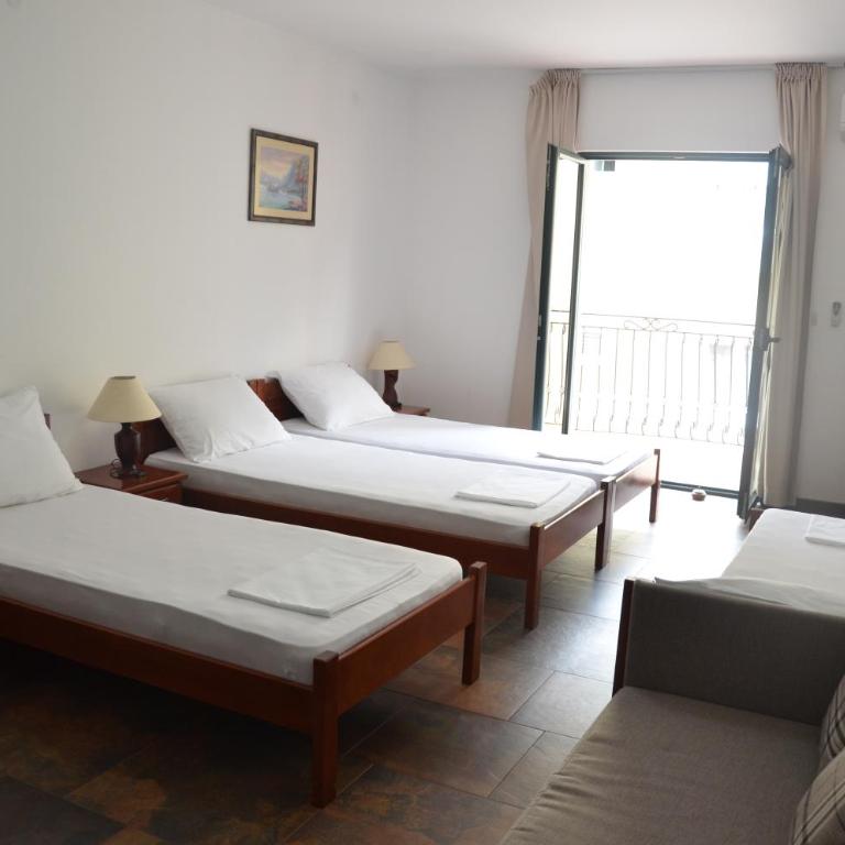 Lero Apartments - Studio with Terrace - 8