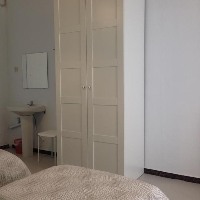 Pensión Cádiz - Habitación Cuádruple Económica con baño compartido - 3