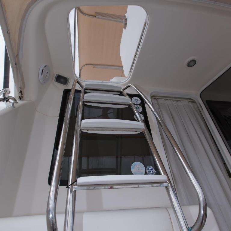 Yaku Wayra Charter - Cabin on Boat - 29