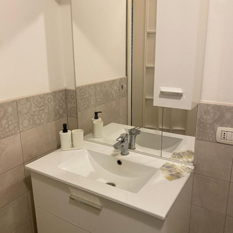 Alice's House - Two-Bedroom Apartment - 11