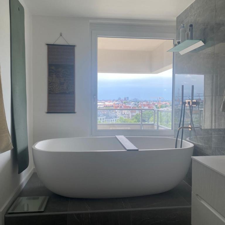 luxurious apartment with amazing view - One-Bedroom Apartment - 7
