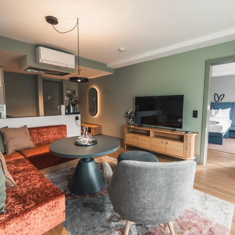 HOP Apartments & Suites - Luxe Apartment (Room 250) - 9