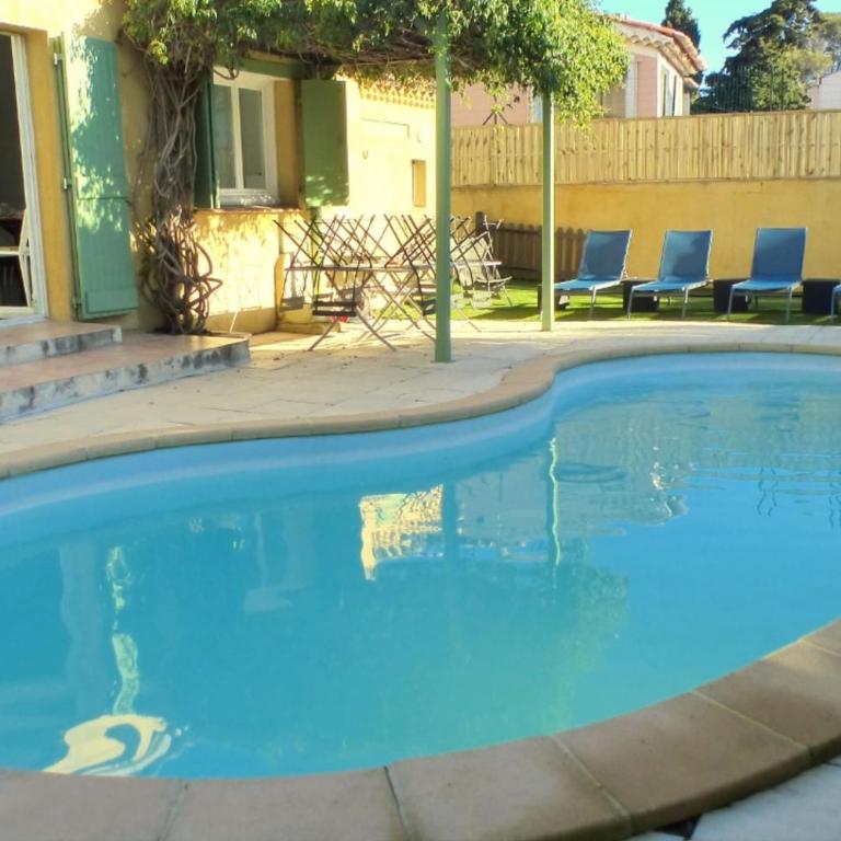Haven of peace with pool facing the sea - Ferienhaus - 29