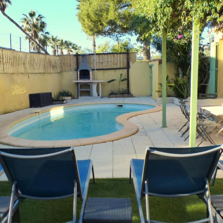 Haven of peace with pool facing the sea - Ferienhaus - 1