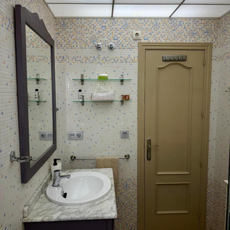 Beautiful 1 Bedroom Apartment Benalmadena - Apartamento de 1 dormitorio - 32